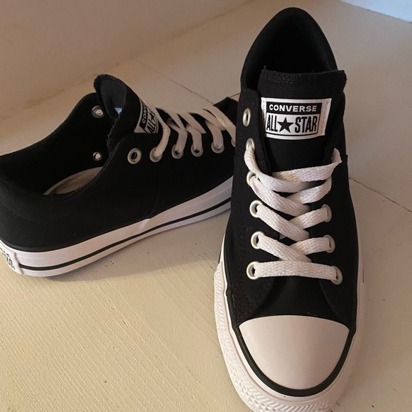 Converse Shoes - NEW Converse All-Star premium canvas. Cushion around collar and tongue. Size 8.5